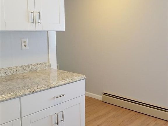 4th image of 405 Cypress St
