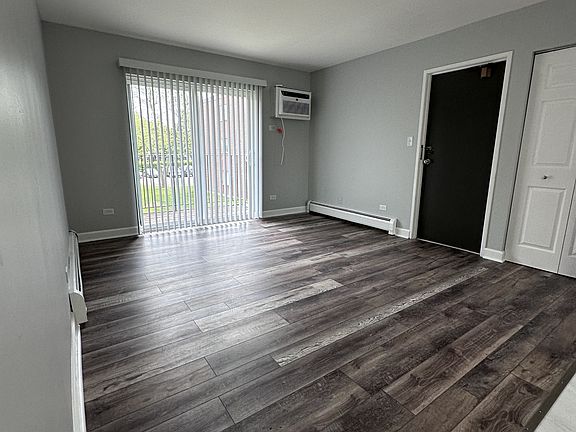 5th image of 755 Court Of Spruce APT 3