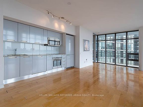 4th image of 33 Charles St E #3902