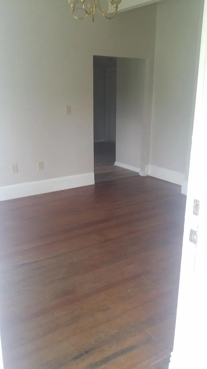 living room - 715B S Main St