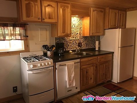 3rd image of 699 Idlewild St Unit 3