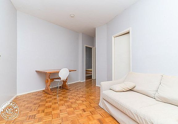 4th image of 402 Broadway #2