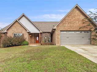 320 Turtle Bay Cir, Northport, AL 35473