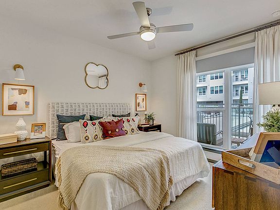 5th image of 3001 Crockett St #1776