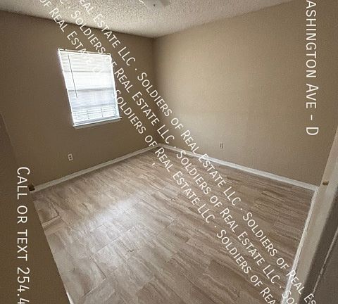 4th image of 104 E Washington Ave #D