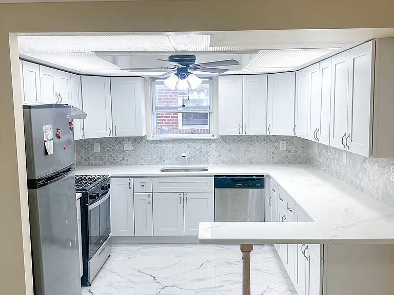 2322 Benson St #F-2 — Photo 1