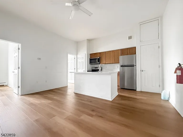403 S Main St #201 — Photo 4