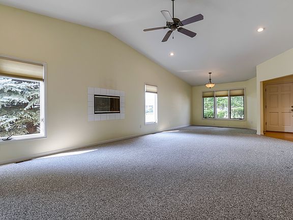 B1 - Living Room 1.jpg