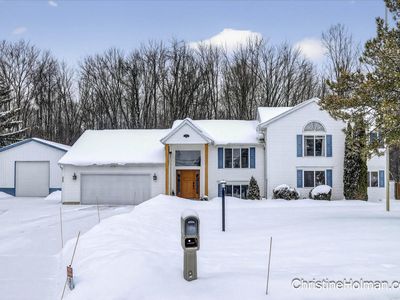 7099 Silver Lake Dr NE, Rockford, MI, 49341