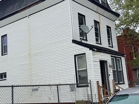 2nd image of 38 Emmet St
