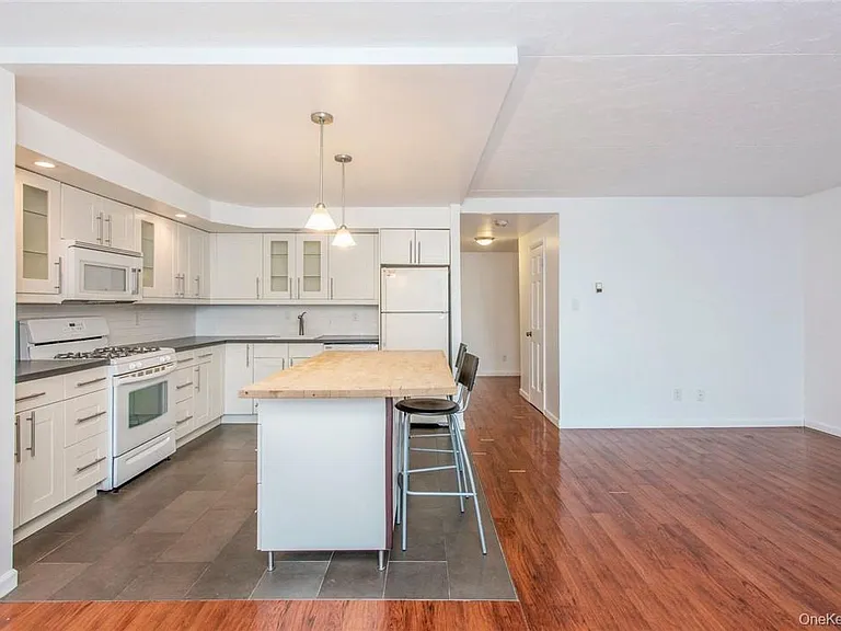 1494 Shore Dr #7F — Photo 11