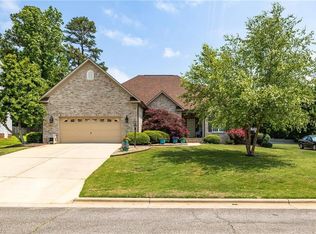 3633 Oak Chase Dr, High Point, NC 27265