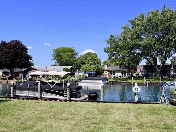 4th image of 7294 Parklane Dr