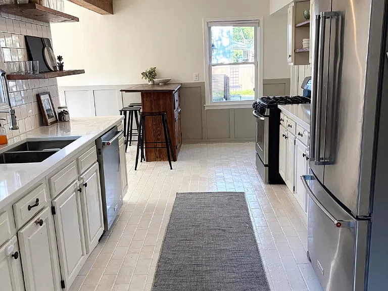 403 W Van Buren St — Photo 6