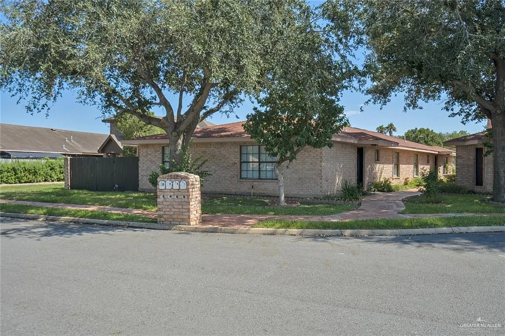 Photo 2 of 41 - 5300 N 15th St #1 - McAllen, TX Building Photo - 5300 N 15th St #1