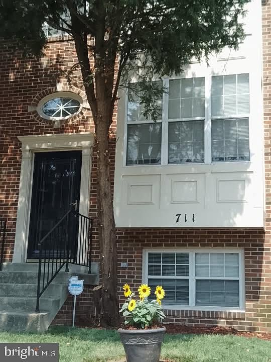 1st image of 711 Faraway Ct