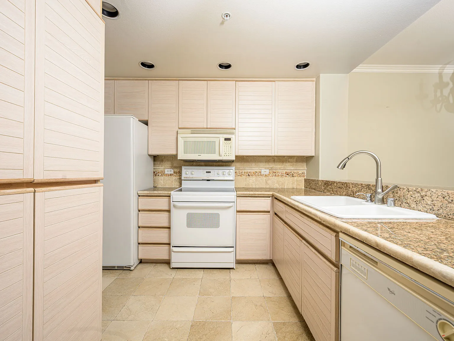 1 bed, 952 sqft, $2,800 — Photo 4