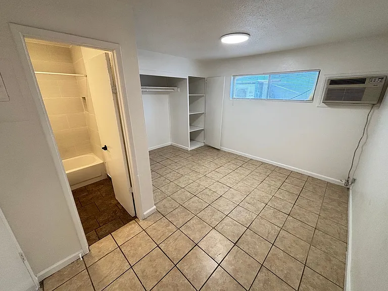 239 W Philadelphia Ave #6 — Photo 7