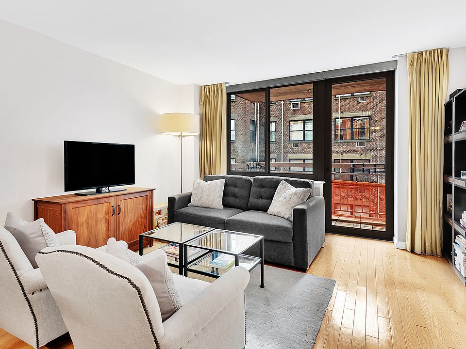 1st image of 520-522 W 23rd St