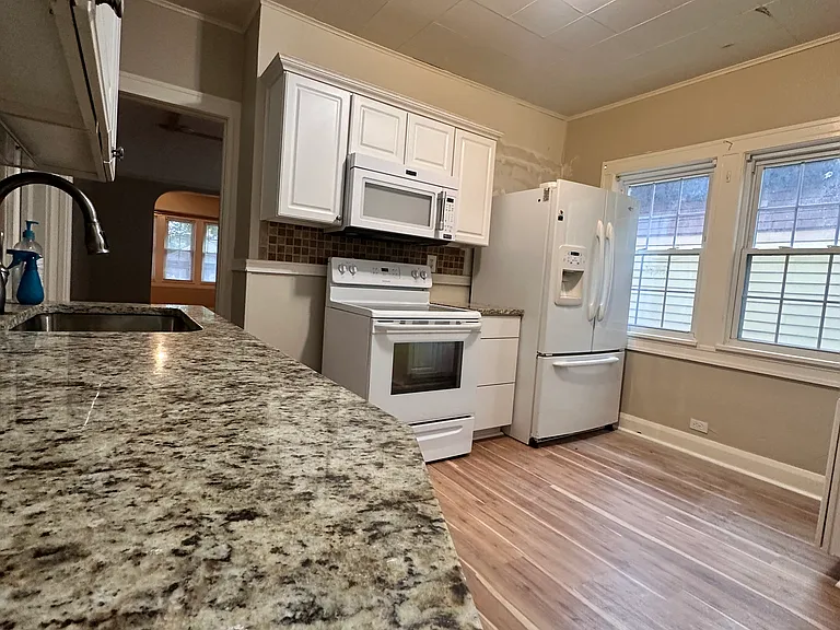 2021 N 54th St #2019 — Photo 10