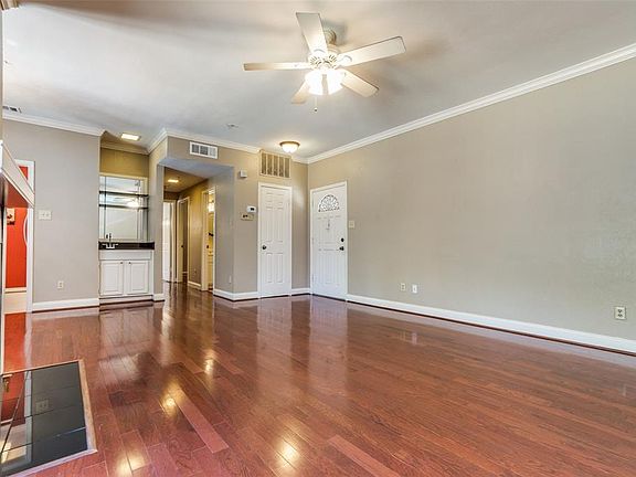 4th image of 6000 Auburndale Ave APT B