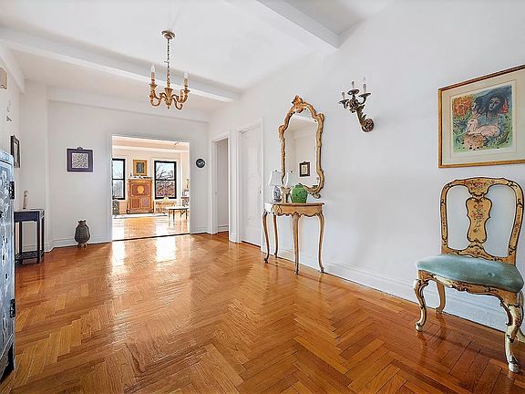 2nd image of 135 Eastern Pkwy APT 4B