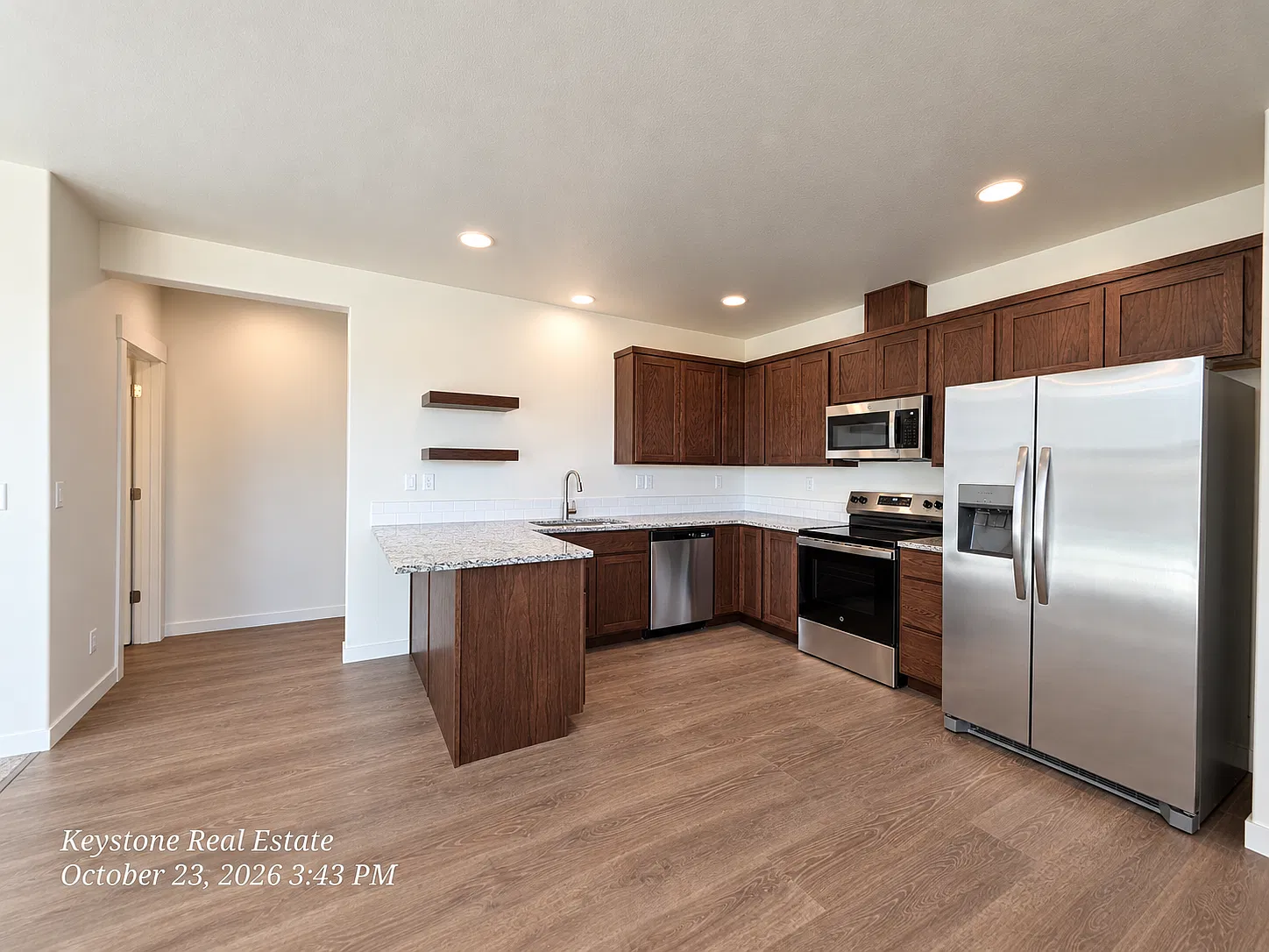 3 bed, 2.5 bath, 1600 sqft, $3,200 — Photo 2