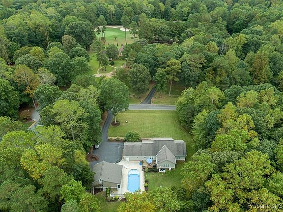 3rd image of 124 Riverboat Ln W