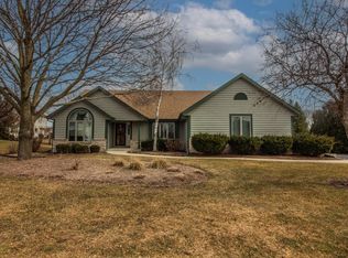 W173N5016 Chestnut Ct, Menomonee Falls, WI 53051