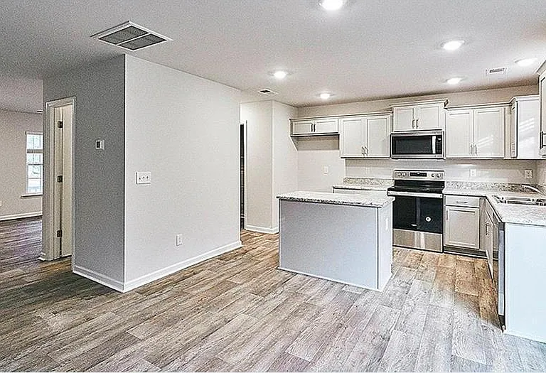 2025 Longshadow St — Photo 22