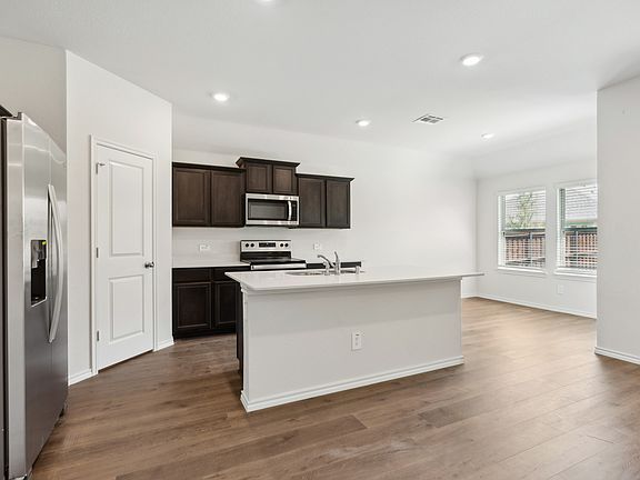 5th image of 13152 Dawson Dr