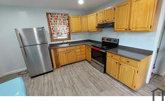 4th image of 124 Marcella St #1