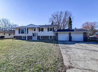 587 South St, Poynette, WI 53955