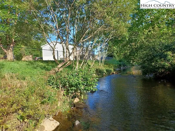 451 Old Toe River Road, Newland, NC 28657