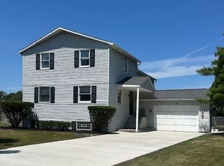 151 Mapleleaf Dr, Buffalo, NY 14221