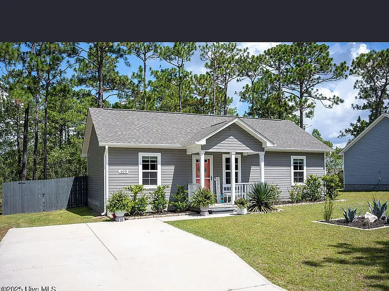 409 Pepperhill Rd — Photo 2