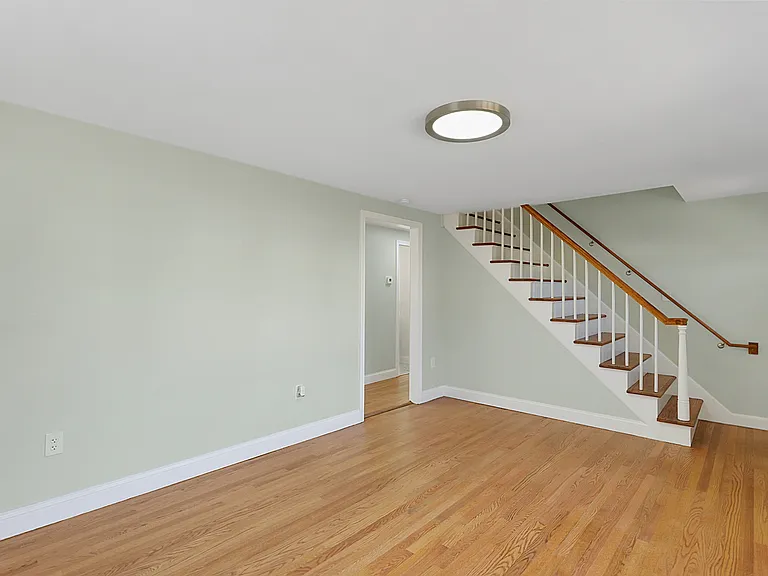 60 Union St — Photo 11