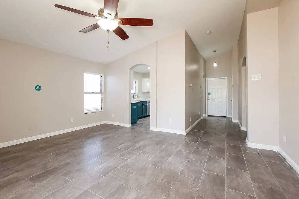 3 bed, 2.0 bath, 1374 sqft, $1,855 — Photo 4