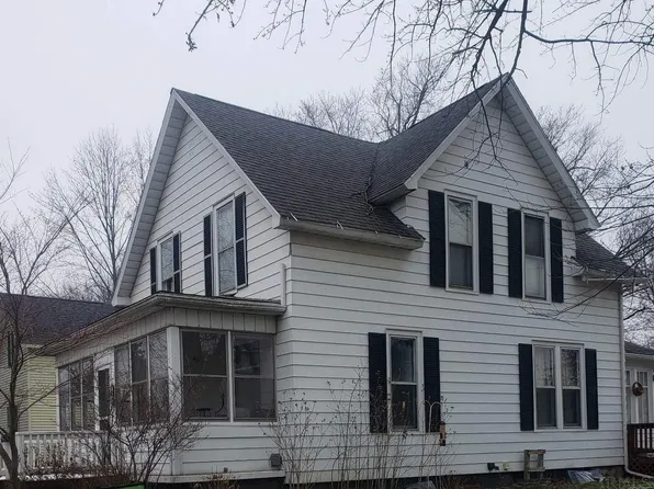 615 E St, La Porte, IN 46350