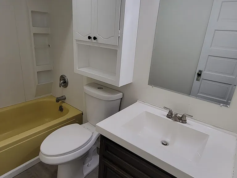 347 Locust Ave #B — Photo 11