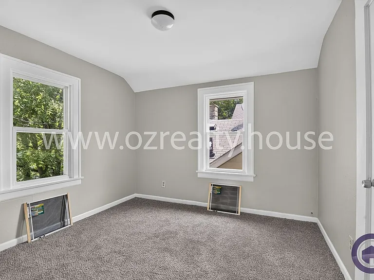 2034 Berkshire Pl — Photo 13