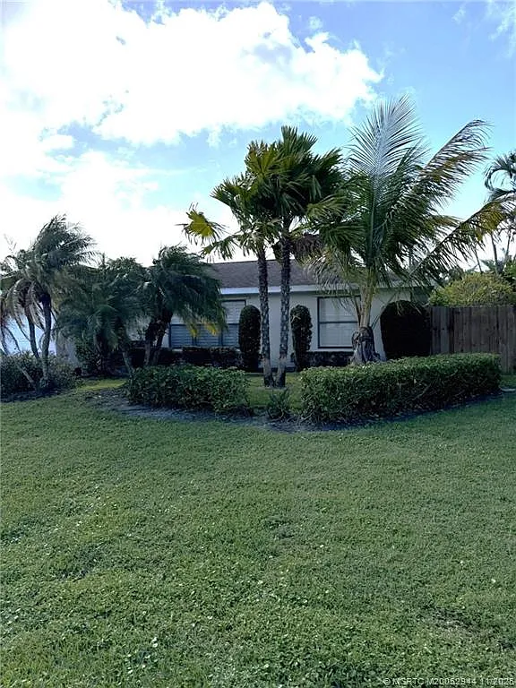 2 bed, 2.0 bath, 1295 sqft, $3,300 — Photo 2