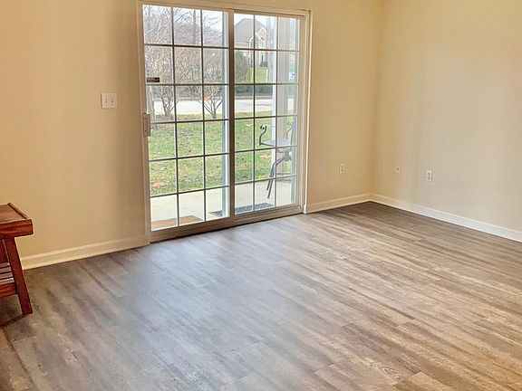 4th image of 9303 Stonestreet Rd #120