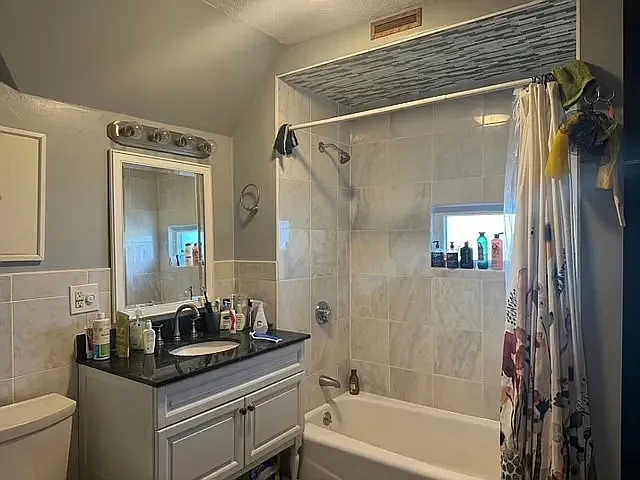 3 bed, 2000 sqft, $3,175 — Photo 3