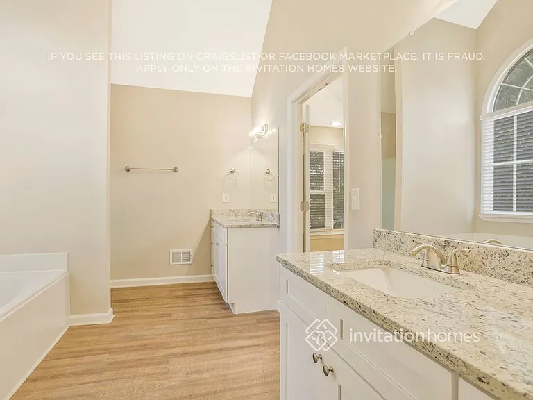 2447 Doubletree Dr NW — Photo 22