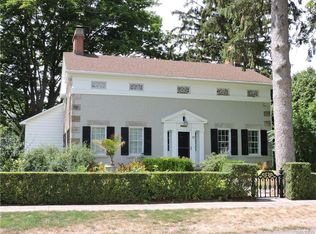 81 Lake St, Wilson, NY 14172