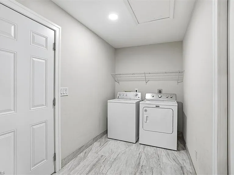 10225 Boca Cir — Photo 17