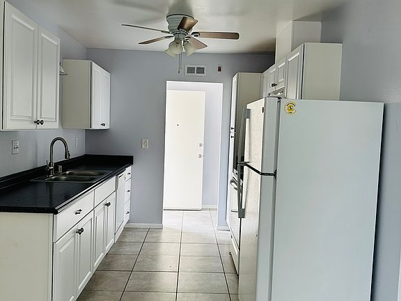3rd image of 1184 Dearborn Dr