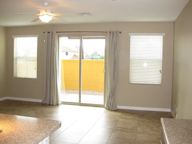 1147 E Cedar St — Photo 7