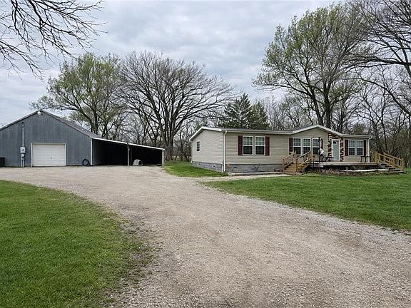 3rd image of 23098 Kiowa Rd
